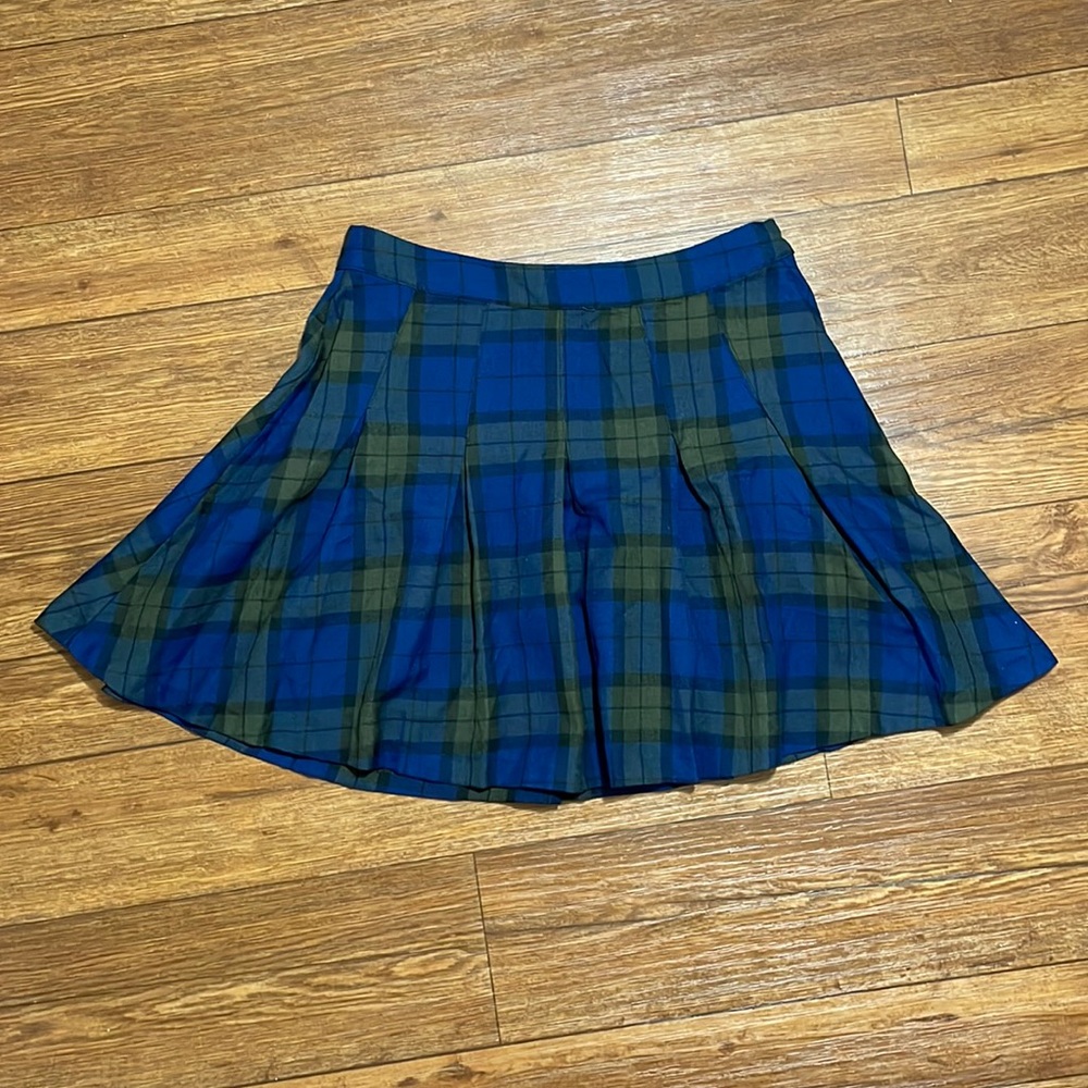 Size 6 plaid mini skirt